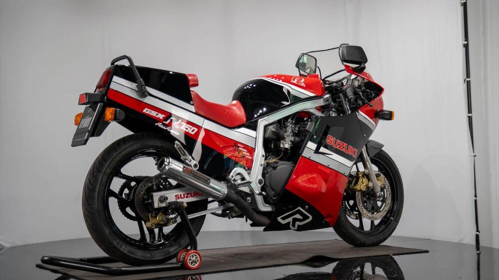 Suzuki GSX-R 750 (7)