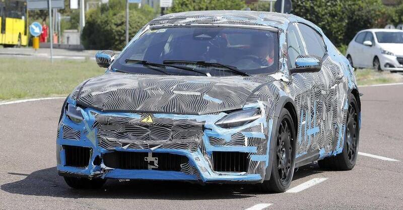 Ferrari Elettrica, svelata a tappe: &ldquo;Ci sono cos&igrave; tante novit&agrave; che servono sette mesi per raccontarla tutta&rdquo;