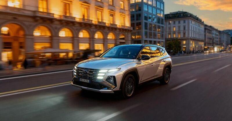Hyundai Tucson Dark Line: il SUV pi&ugrave; elegante di sempre arriva in Italia
