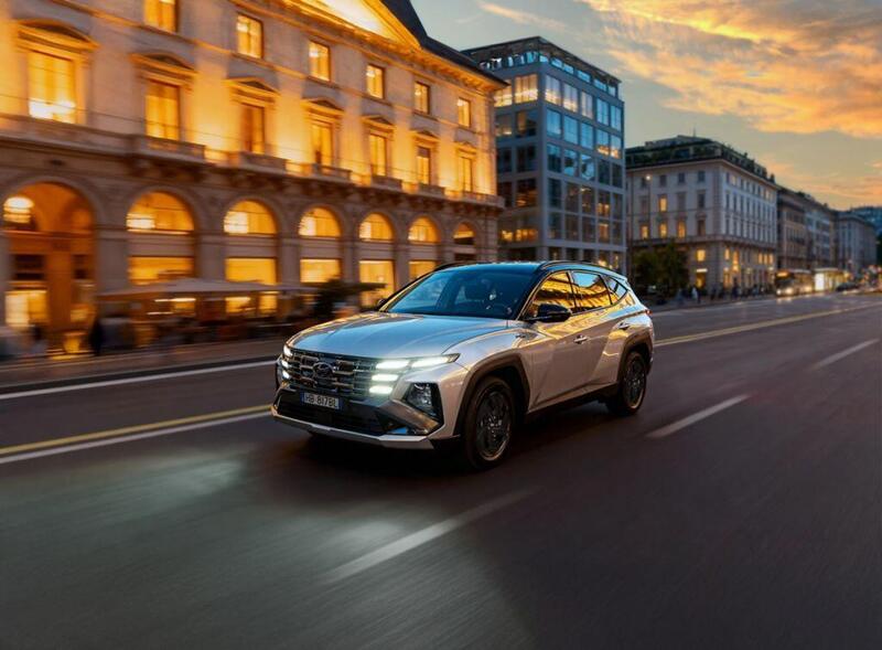 Hyundai Tucson Dark Line: il SUV pi&ugrave; elegante di sempre arriva in Italia