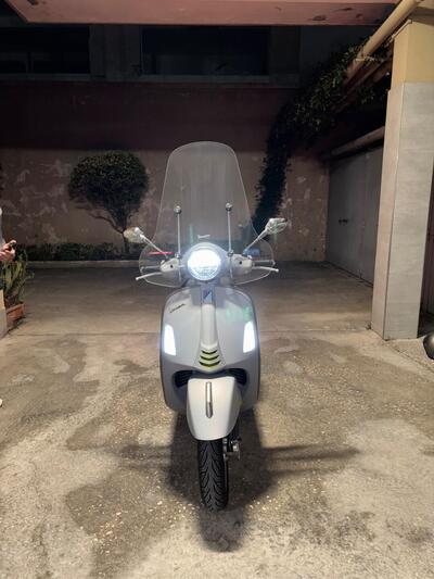 Vespa GTS 300 Super (2023 - 24) usata