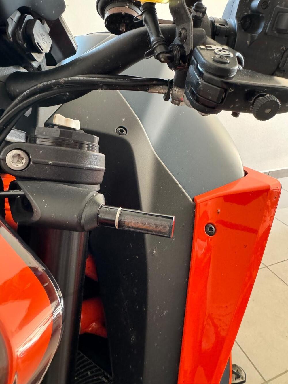 KTM 1290 Super Duke R (2020) (11)