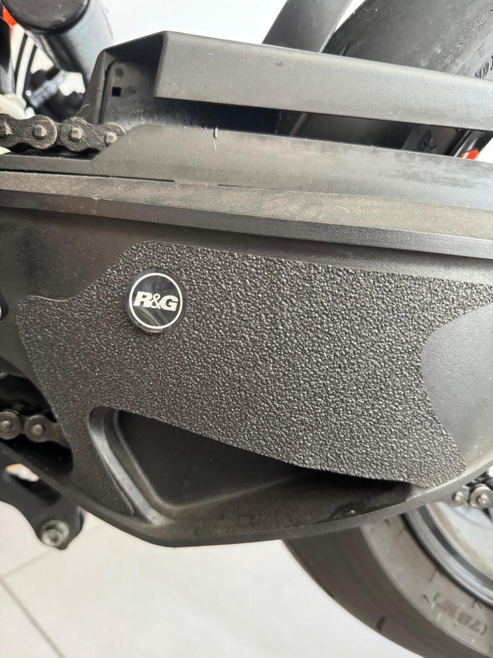 KTM 1290 Super Duke R (2020) (15)