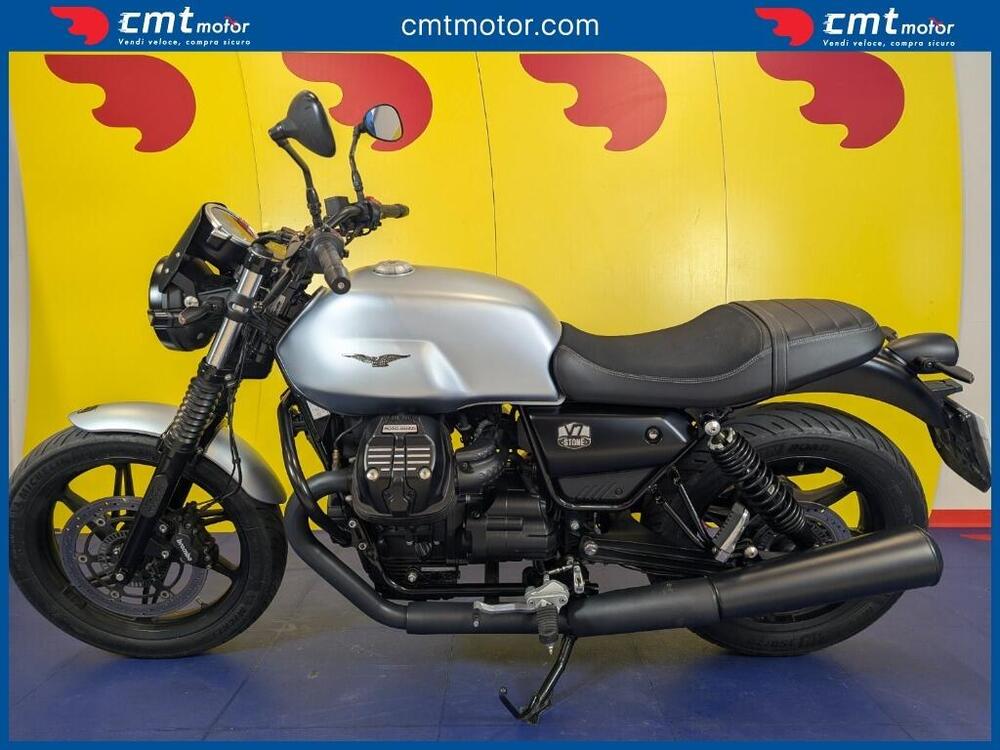 Moto Guzzi V7 Stone (2021 - 24) (3)