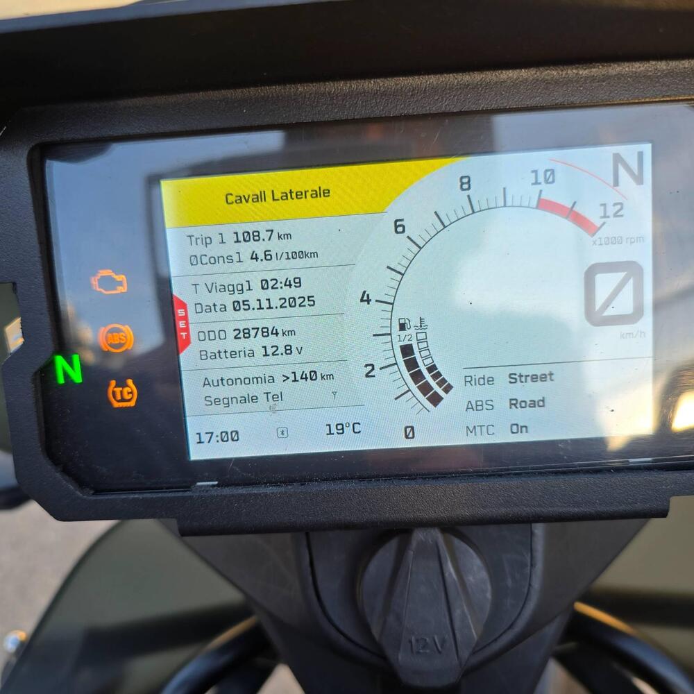 KTM 890 Adventure (2022) (2)