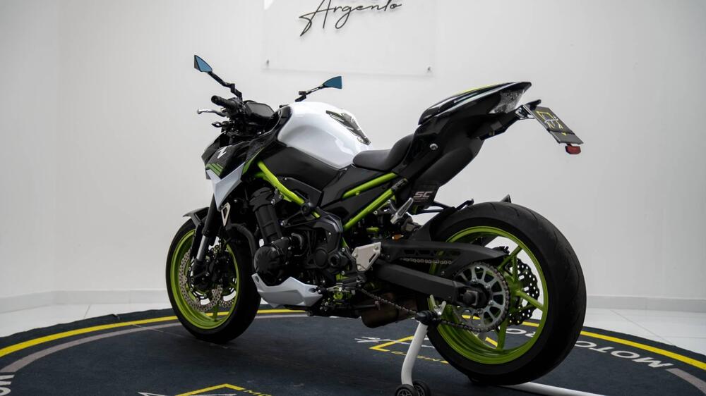 Kawasaki Z 900 (2021 - 24) (2)