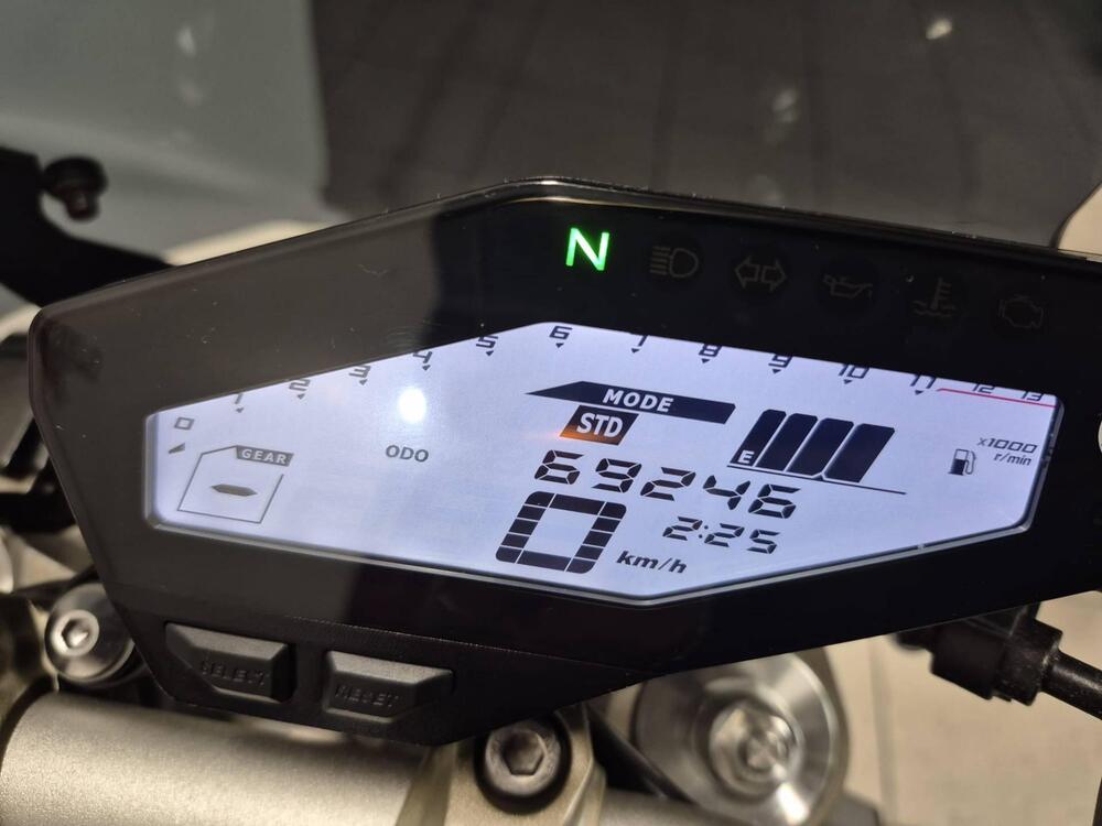 Yamaha MT-09 (2013 - 15) (4)