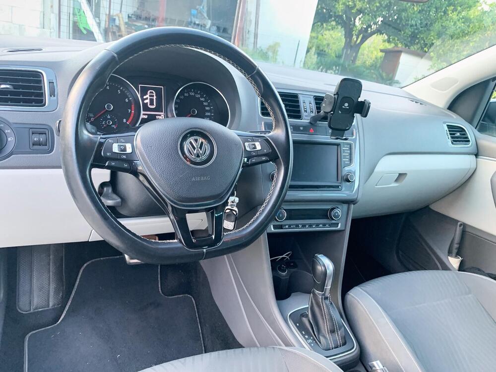 Volkswagen Polo usata a Napoli (7)