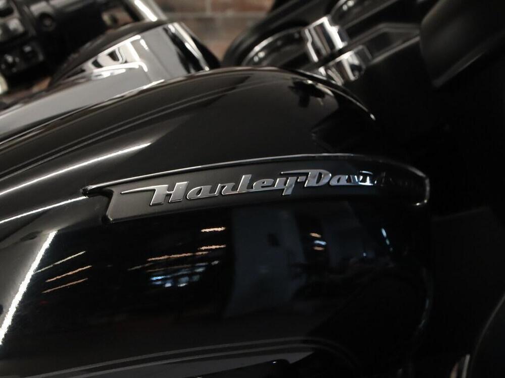 Harley-Davidson 114 Road Glide Ultra (2019) - FLTRXU (13)