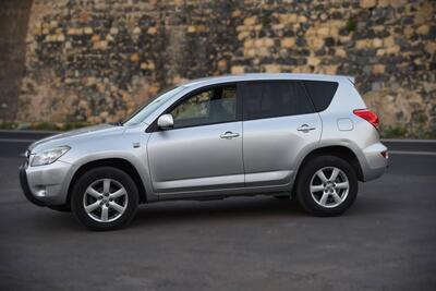 Toyota Rav4 2.2 D-4D 150 CV DPF Sol del 2007 usata a Catania