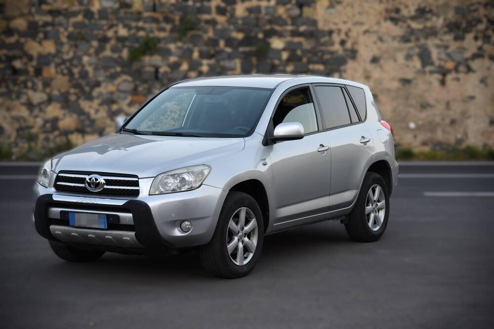 Toyota Rav4 usata a Catania (5)