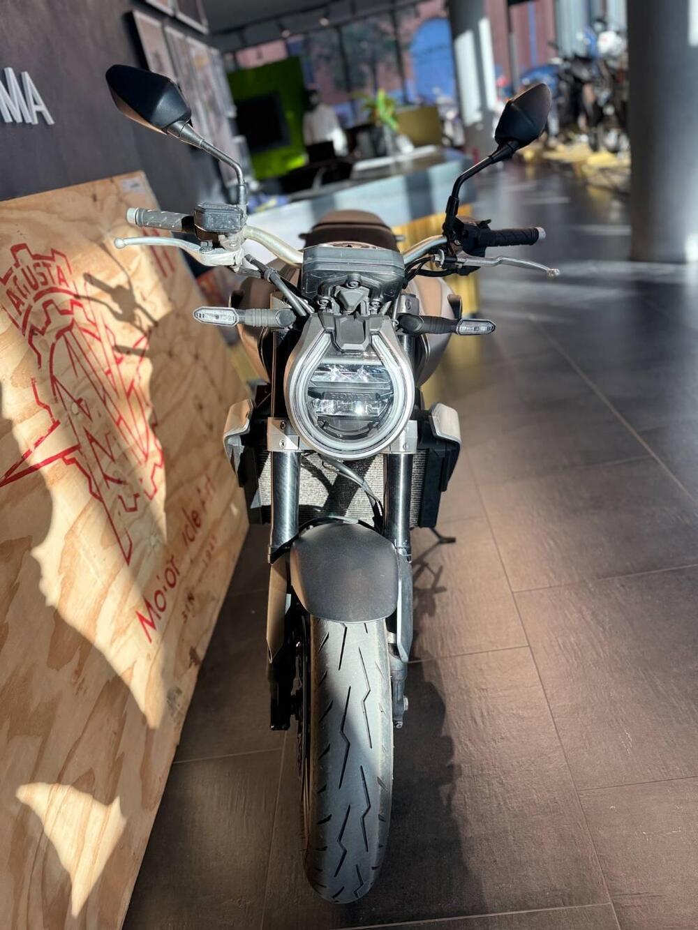 Honda CB 1000 R (2021 - 25) (9)