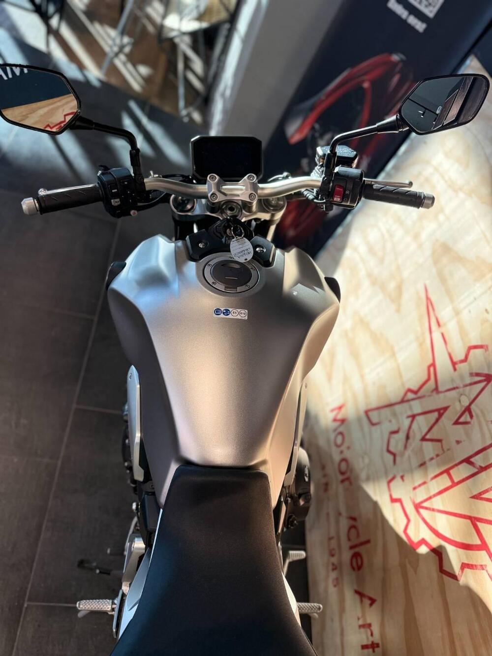 Honda CB 1000 R (2021 - 25) (10)