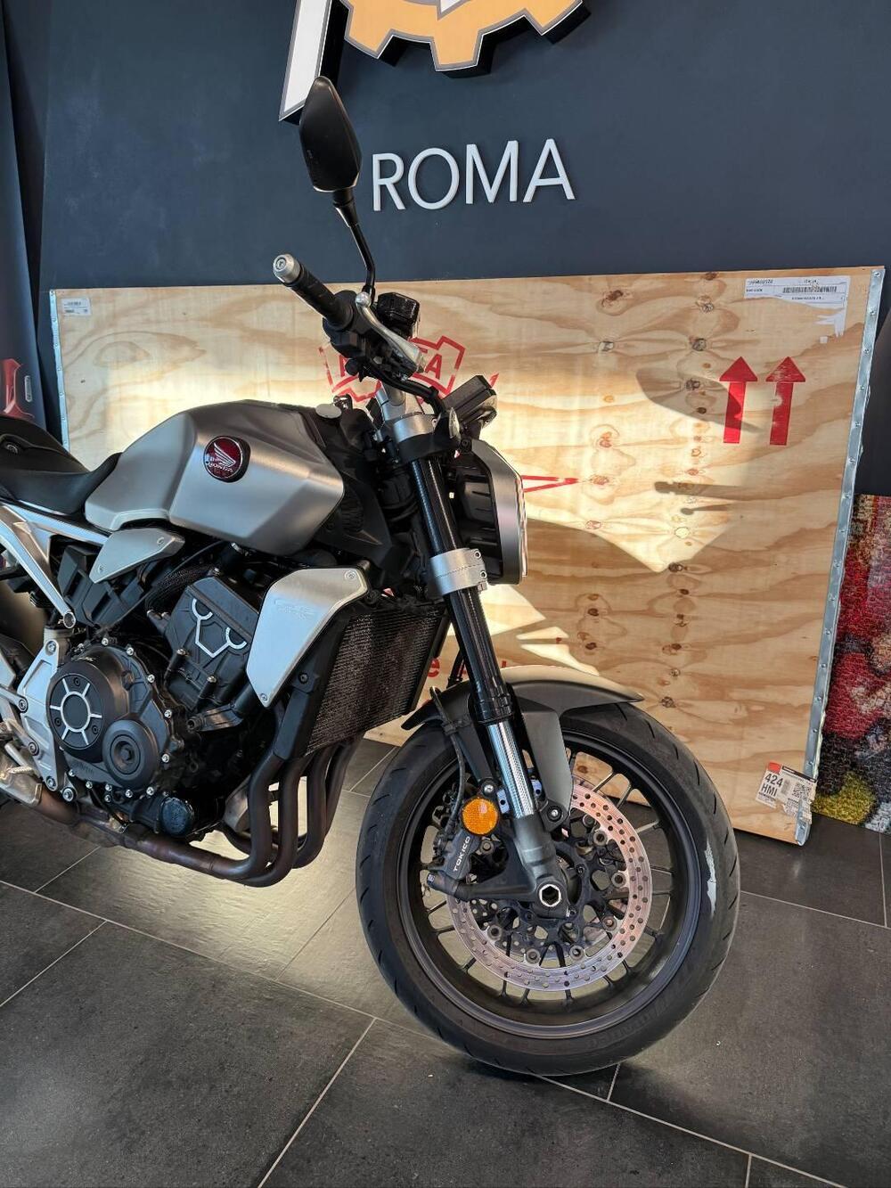 Honda CB 1000 R (2021 - 25) (8)