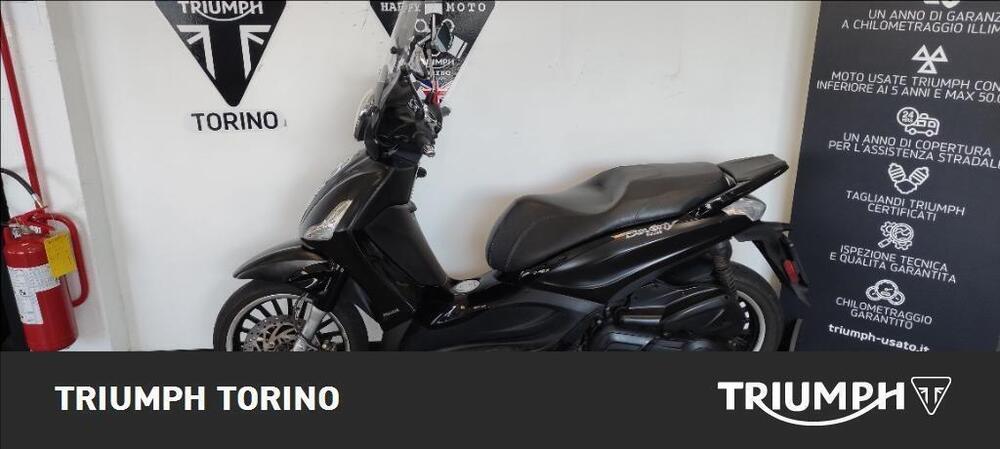 Piaggio Beverly 300 i.e. Police ABS-ASR (2017 - 20) (2)