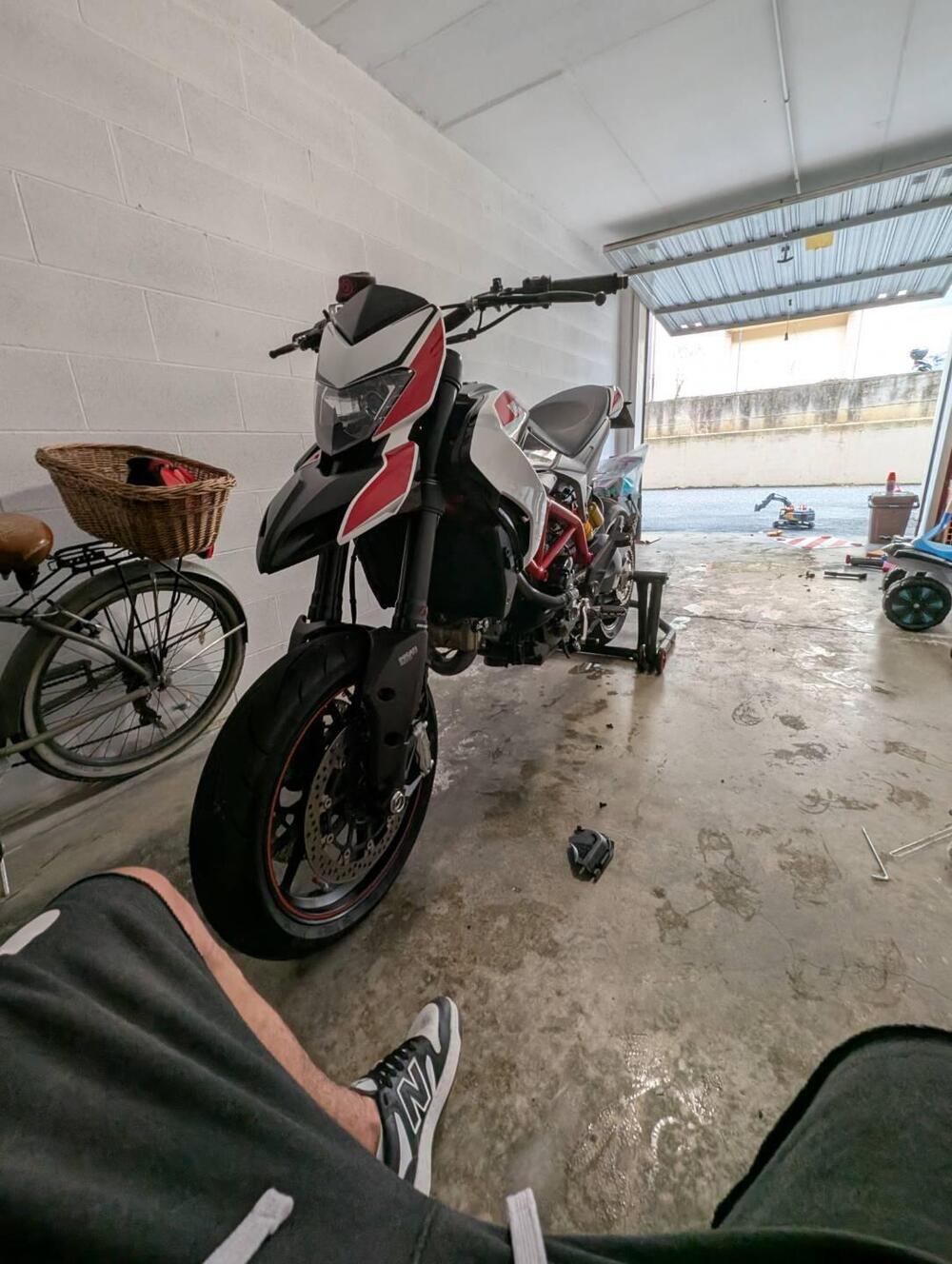 Ducati Hypermotard 821 SP (2013 - 15) (4)