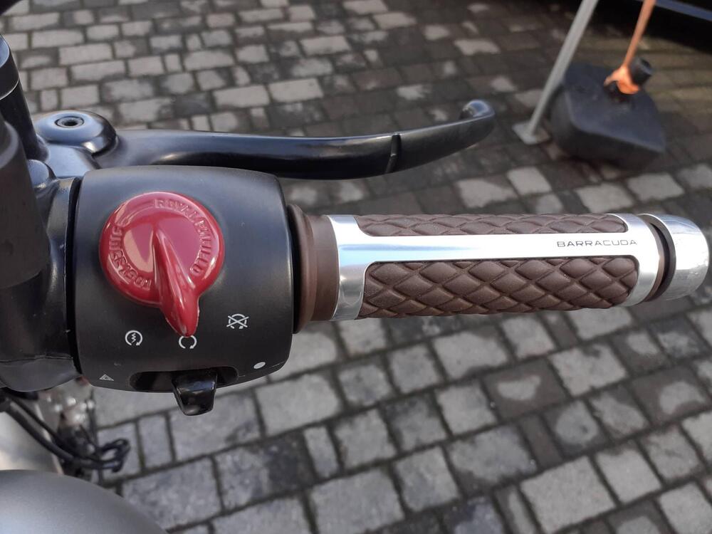 Royal Enfield Classic 350 (2021 - 26) (15)