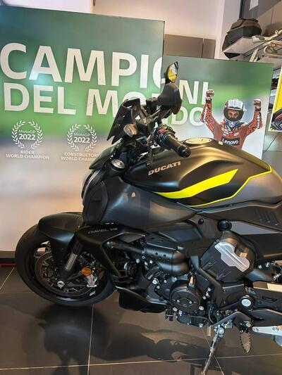 Ducati Diavel V4 (2023 - 25) usata