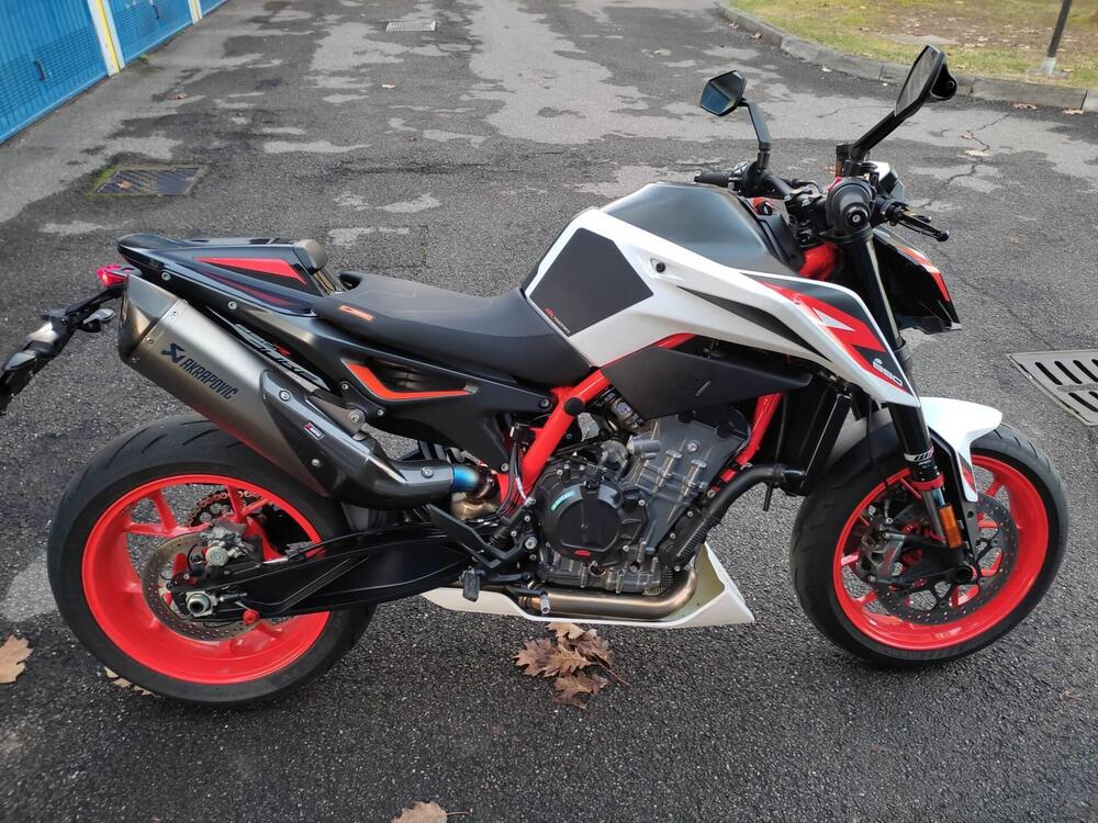 KTM 890 Duke R (2021) (4)