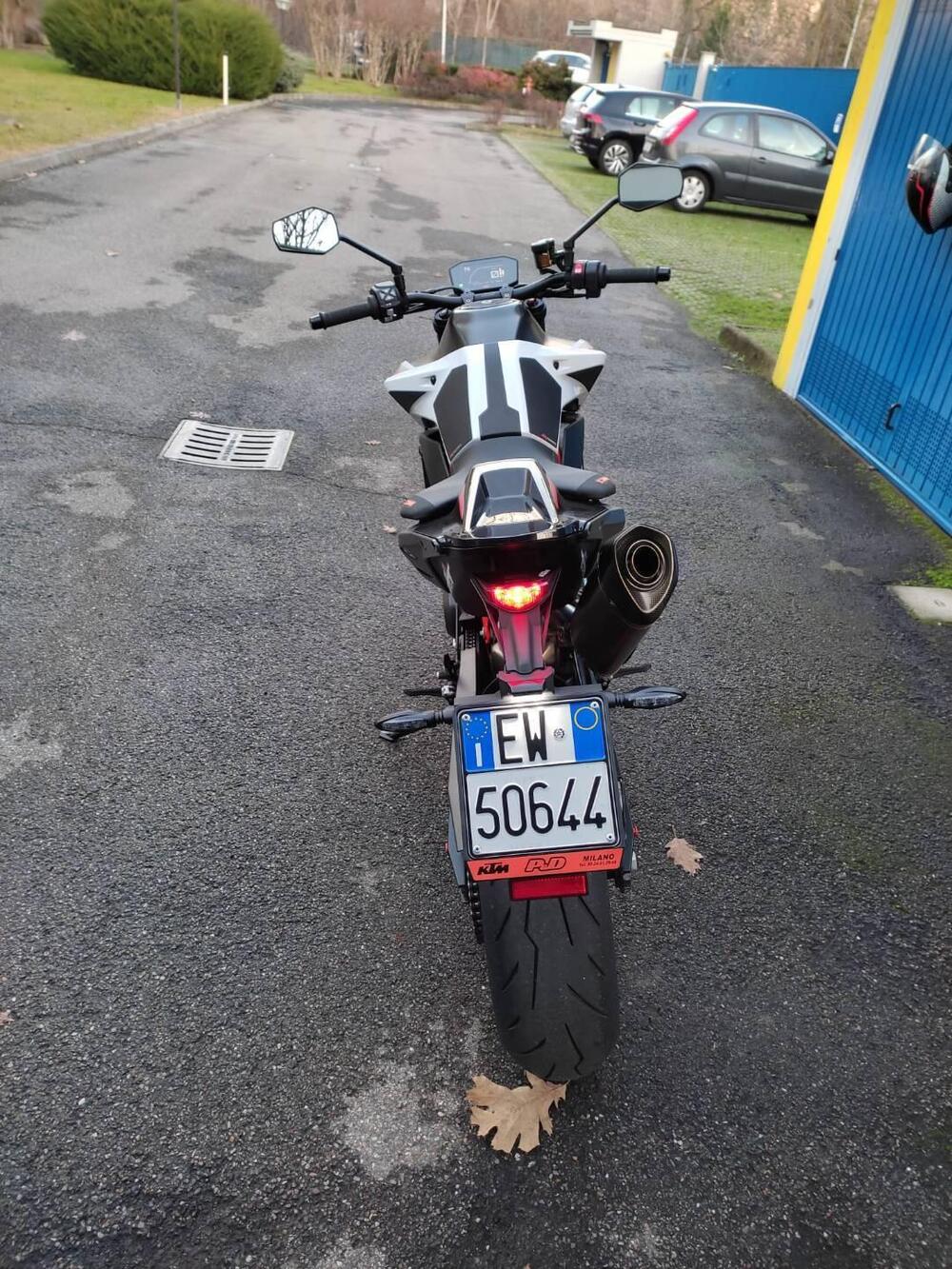 KTM 890 Duke R (2021) (6)