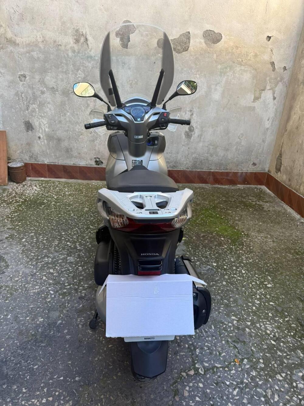 Honda SH 300 i ABS (2016 - 20) (3)