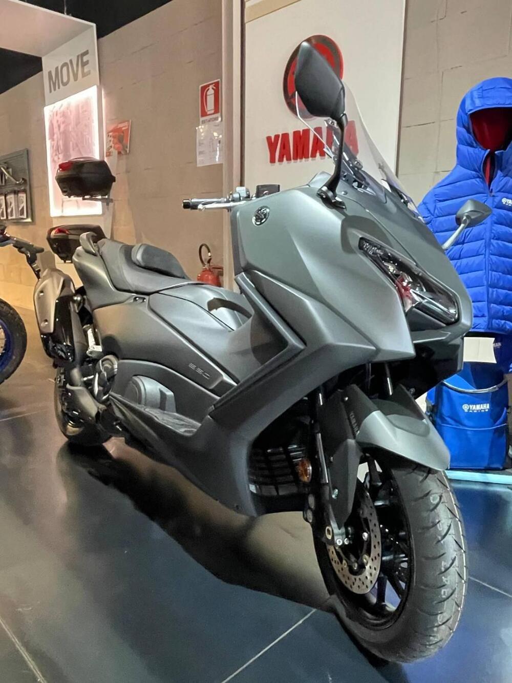 Yamaha T-Max 560 (2025 - 26)