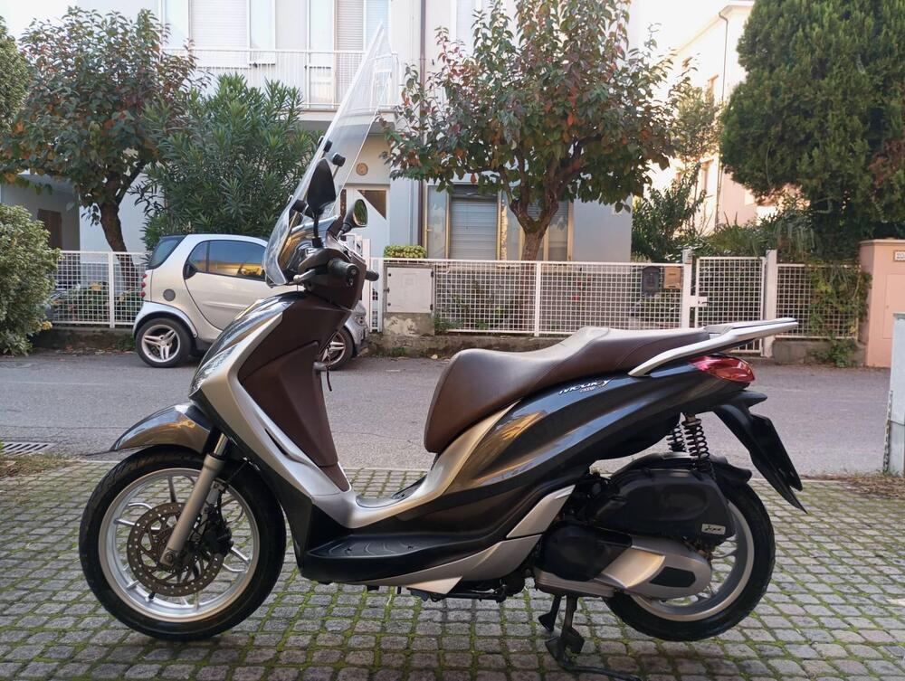 Piaggio Medley 125 ABS (2016 - 19) (4)