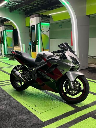 Honda CBR 600 F (2001 - 06) usata