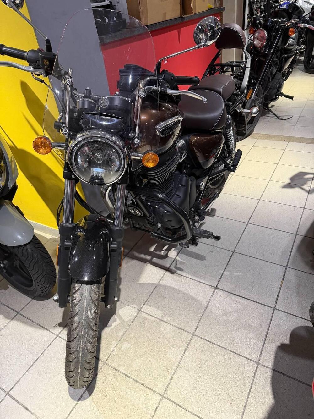 Royal Enfield Meteor 350 (2021 - 26) (2)