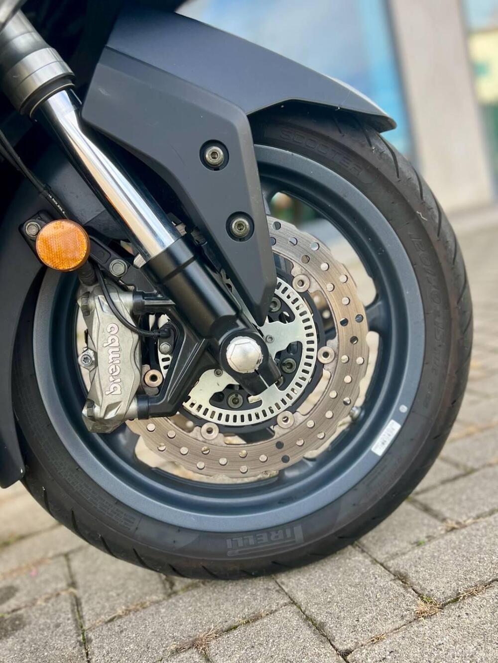 Kymco AK 550 ETS (2021 - 26) (3)