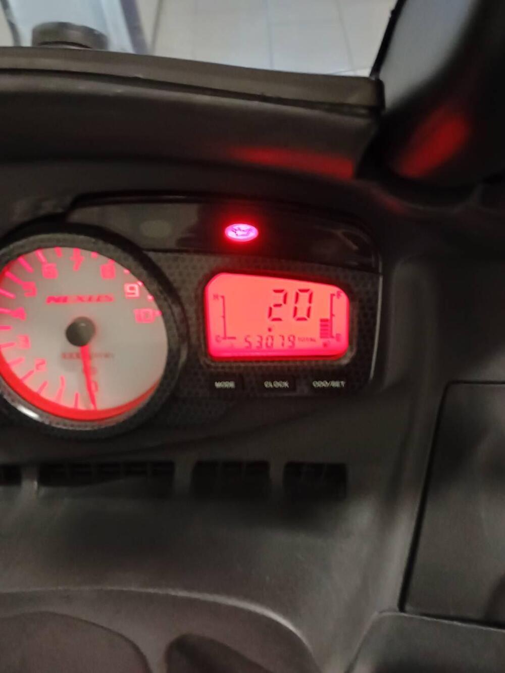 Gilera Nexus 500 (2003 - 05) (9)