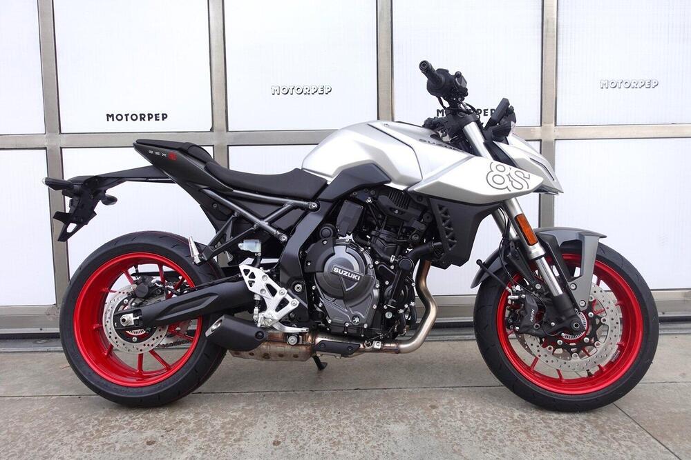 Suzuki GSX-8S (2025 - 26) (2)