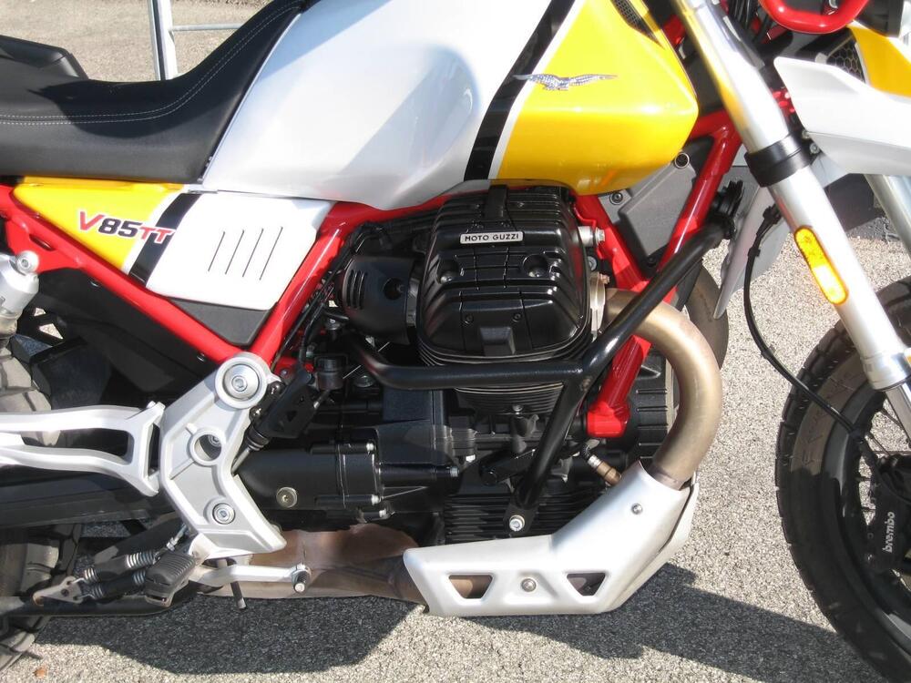 Moto Guzzi V85 TT Evocative Graphics (2019 - 20) (4)