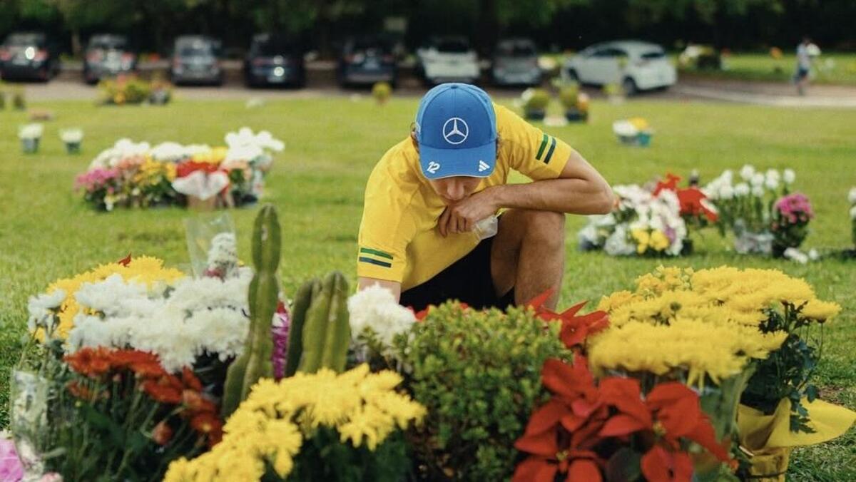 Il filo rosso che lega Kimi Antonelli ad Ayrton Senna: il tributo che ha commosso la Formula 1 a Interlagos