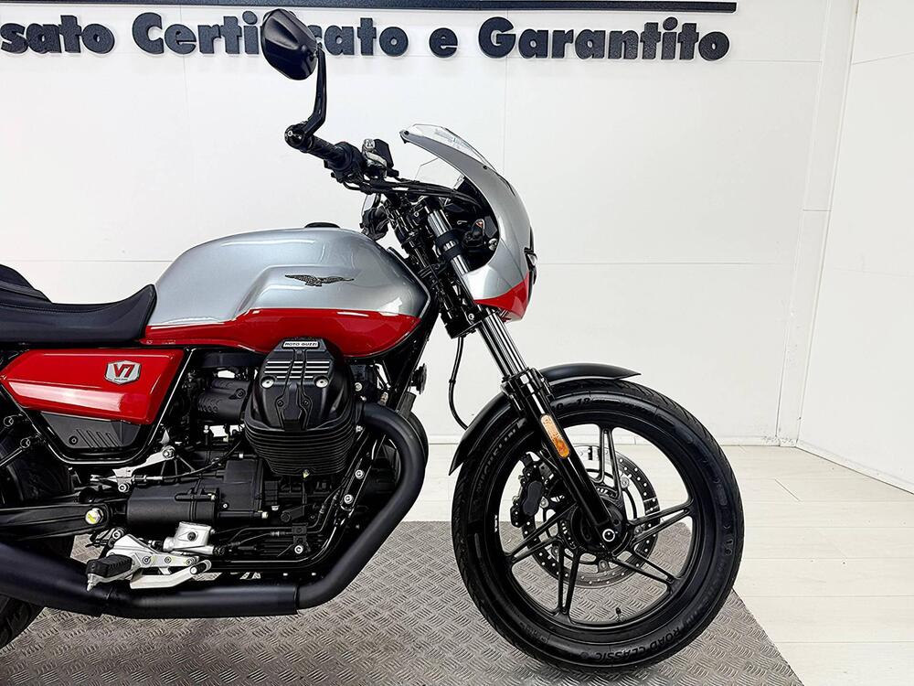 Moto Guzzi V7 Stone Corsa (2023 - 25) (10)