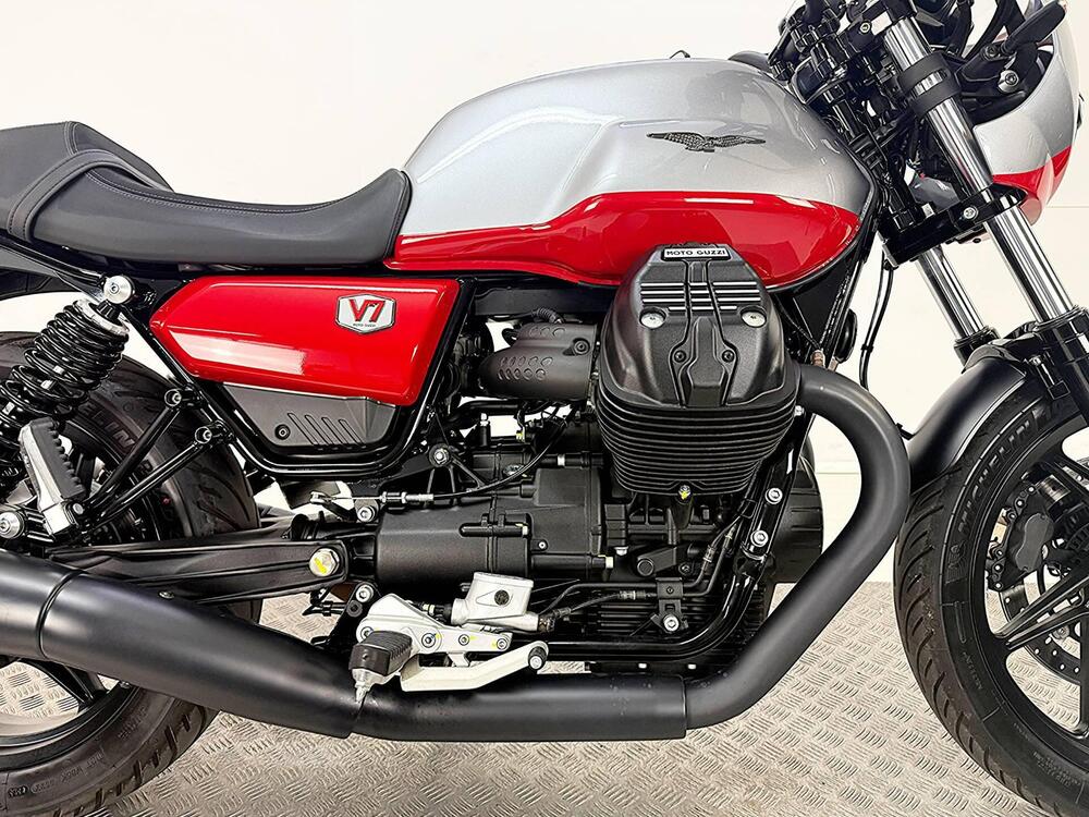 Moto Guzzi V7 Stone Corsa (2023 - 25) (8)
