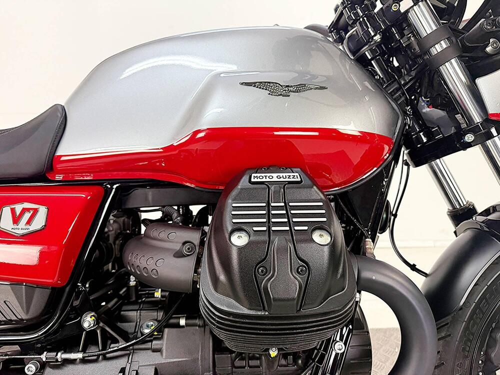 Moto Guzzi V7 Stone Corsa (2023 - 25) (9)