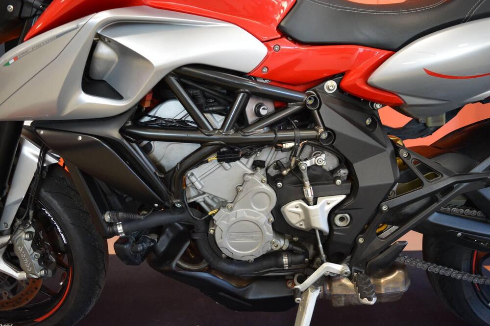 MV Agusta Stradale 800 EAS ABS (2015 - 17) (17)