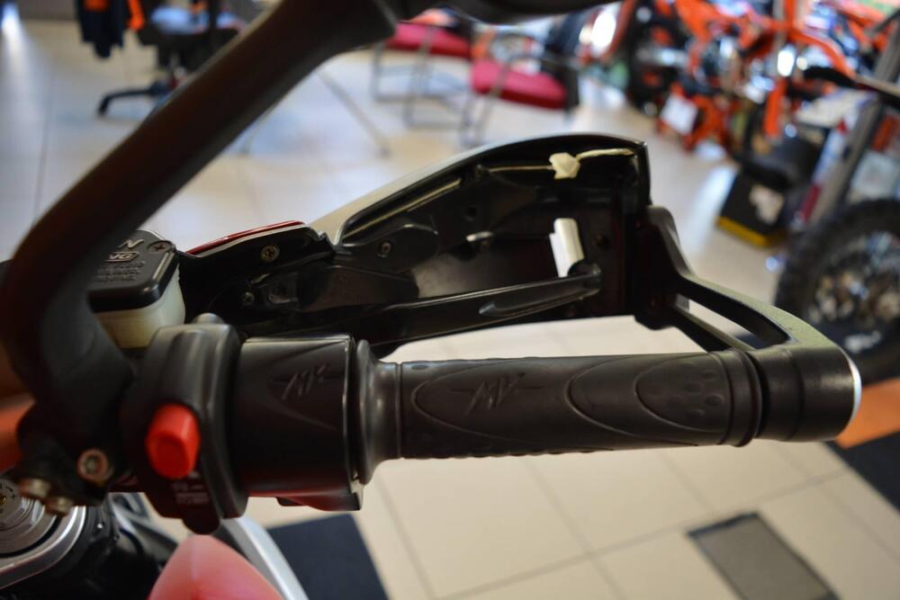 MV Agusta Stradale 800 EAS ABS (2015 - 17) (12)