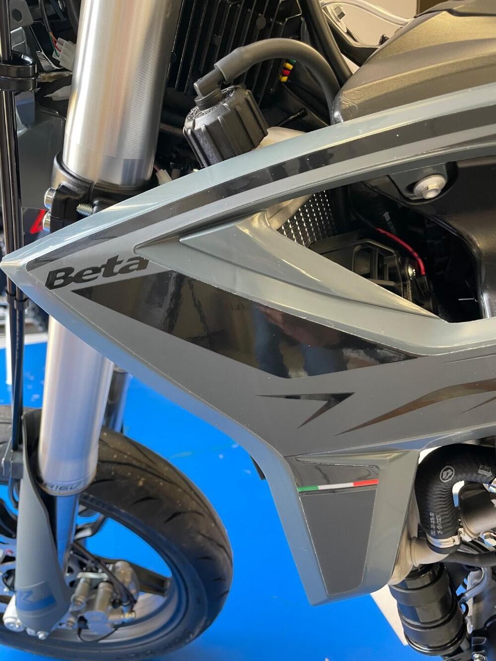 Betamotor RR 125 4T Motard T - X Special Edition (2025 - 26) (4)