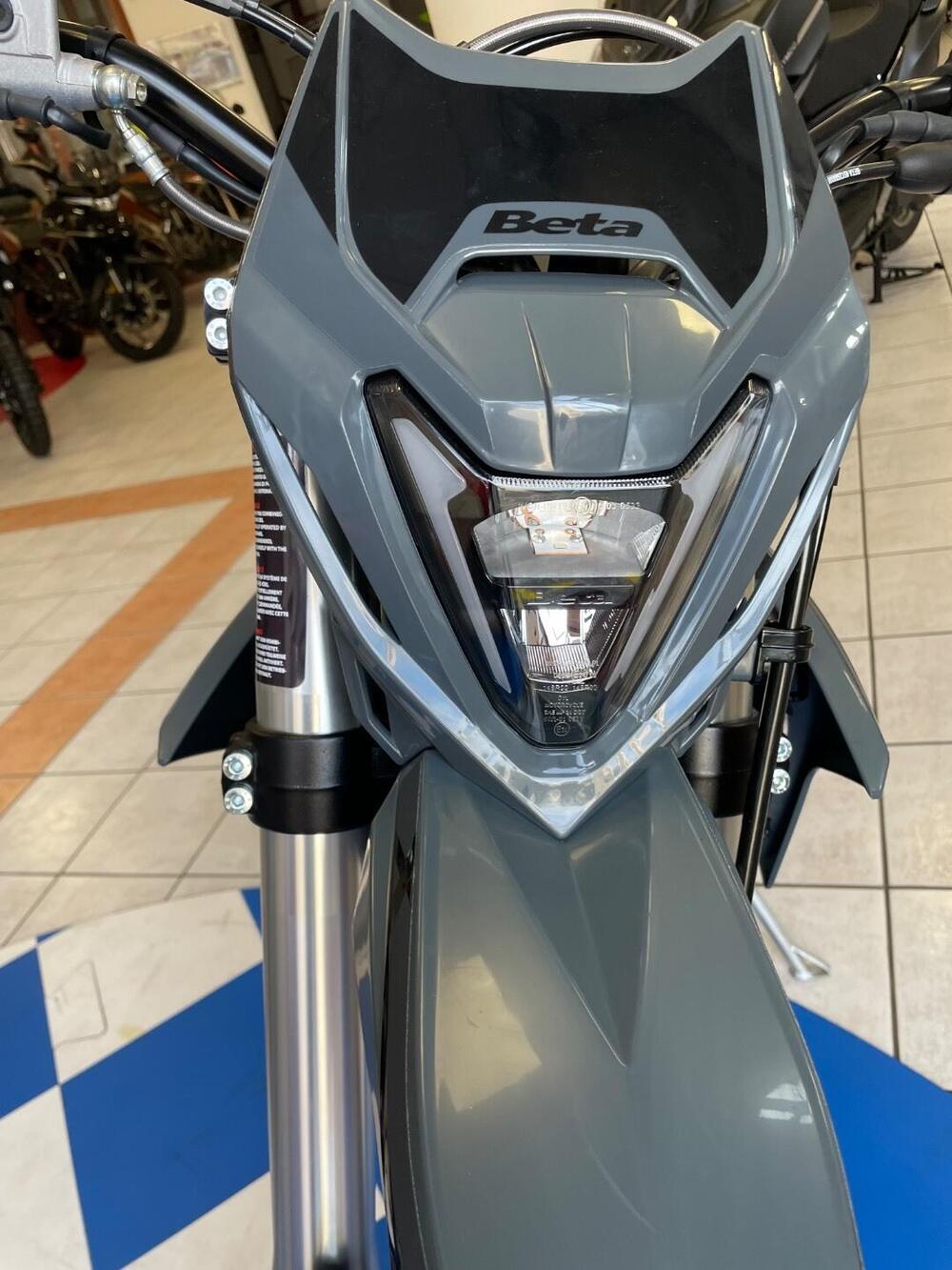 Betamotor RR 125 4T Motard T - X Special Edition (2025 - 26) (5)