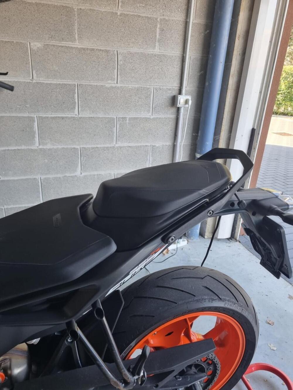 KTM 890 Duke R (2021) (9)
