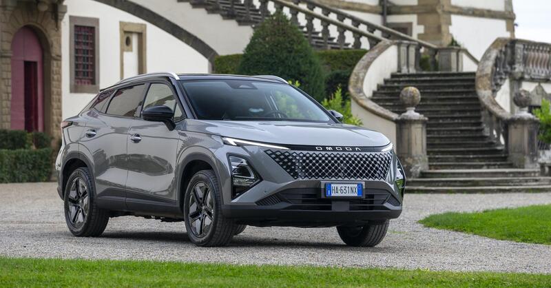 Omoda 5 Full Hybrid: quando la tecnologia cinese sfida le ibride tradizionali | Prova, prezzi e allestimenti 