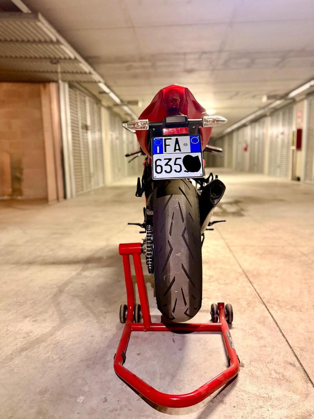 MV Agusta F3 800 Rosso (2021 - 23) (9)