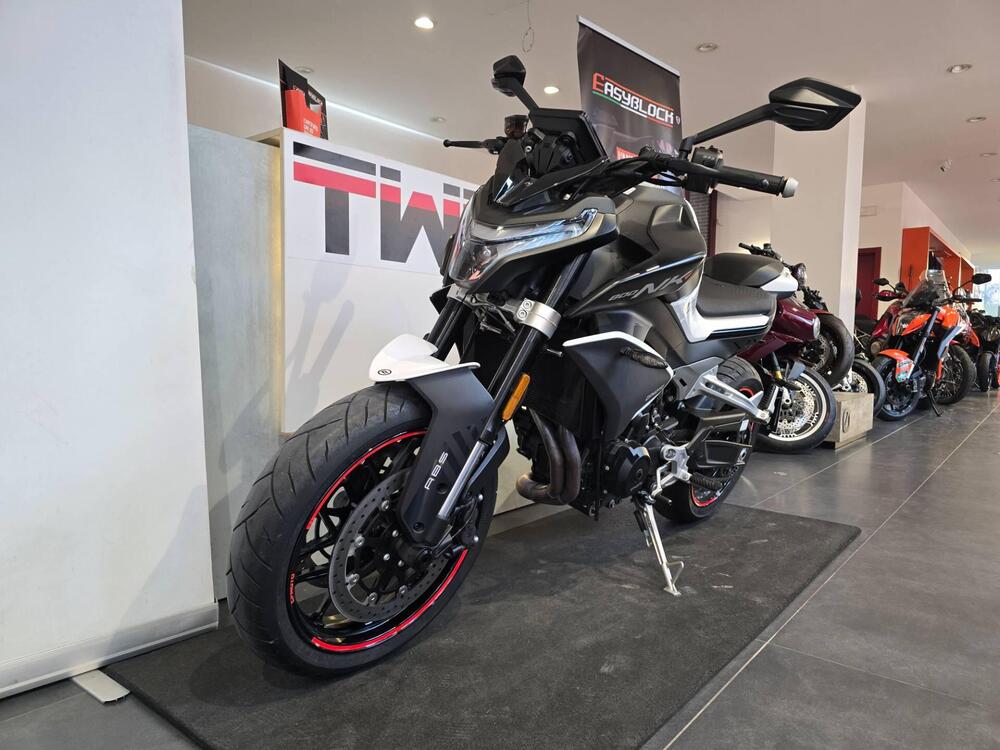 CFMOTO 800NK Advanced (2023 - 26) (3)