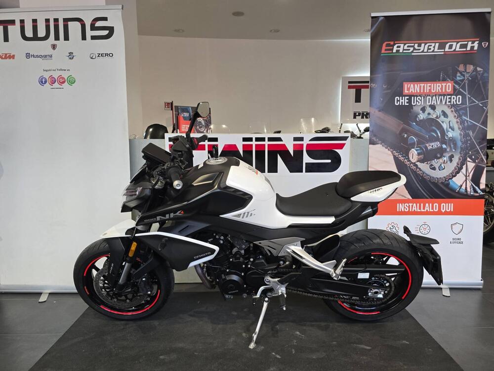 CFMOTO 800NK Advanced (2023 - 26) (4)