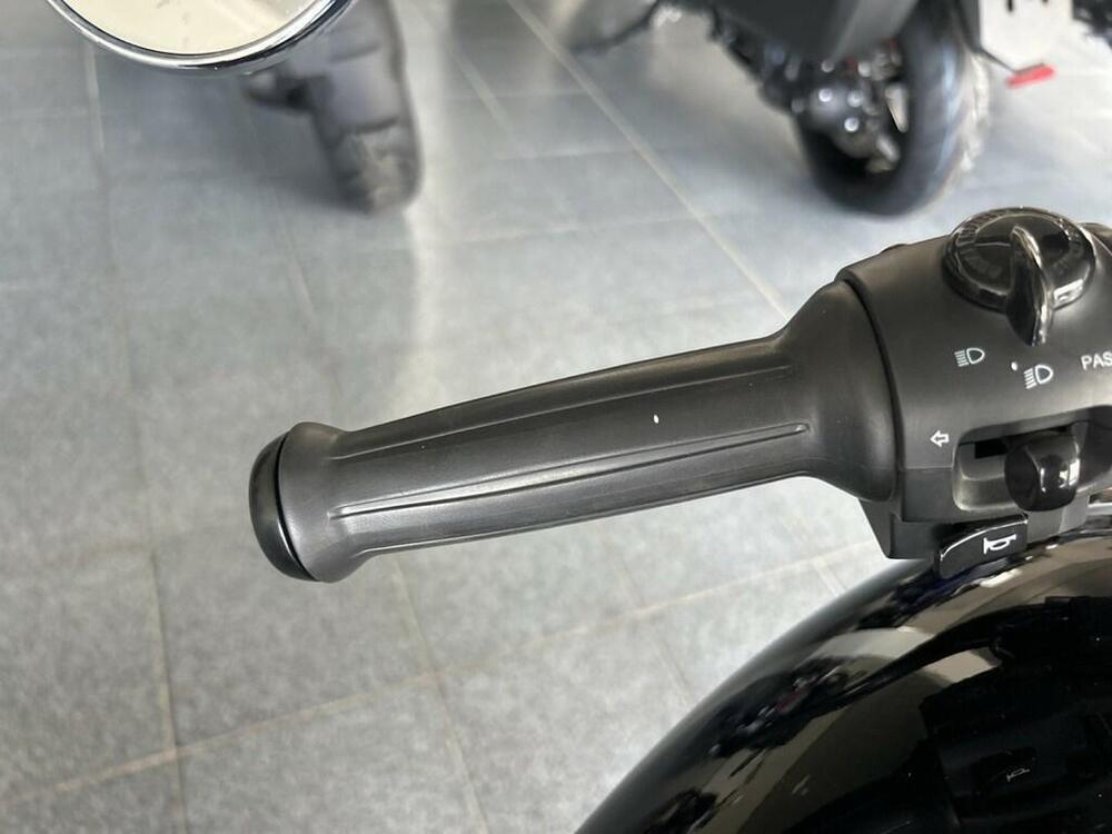 Royal Enfield Meteor 350 (2021 - 26) (9)