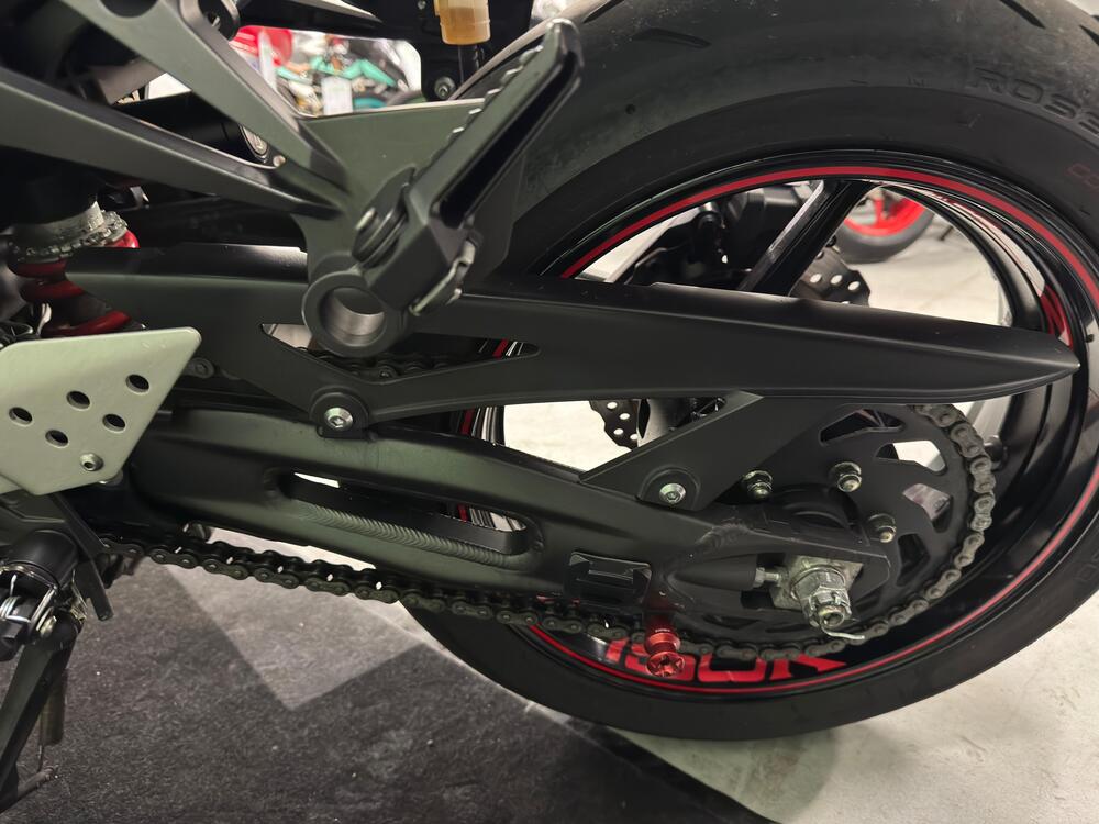 Kawasaki Z 750 R (2011 - 14) (9)