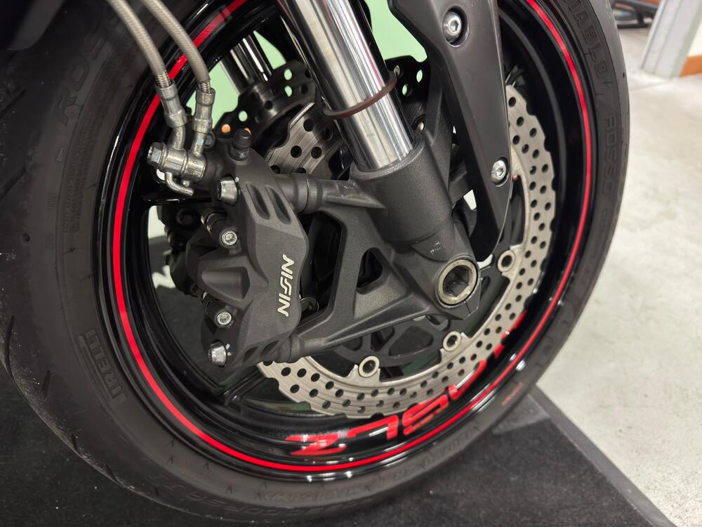 Kawasaki Z 750 R (2011 - 14) (12)