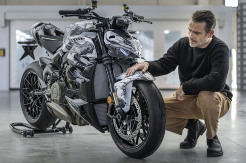 Paolo Troilo: lartista che trasforma la moto in una tela